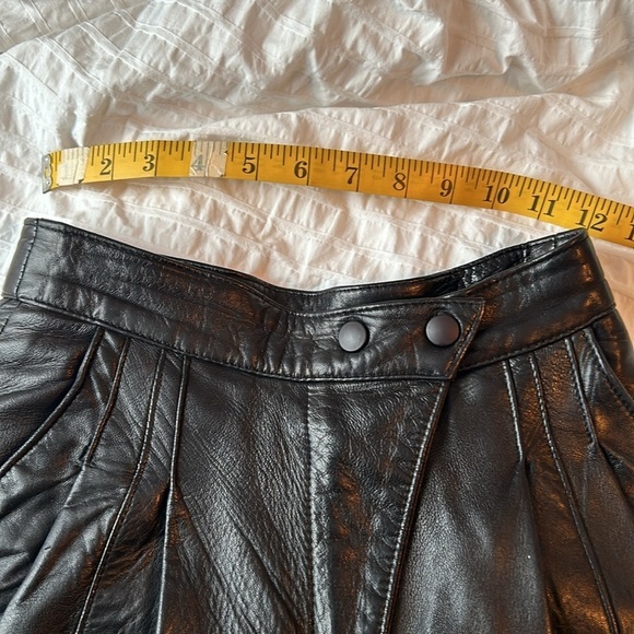 Woman's Vintage Leather Pants Danier Size 2 - Picture 10 of 10